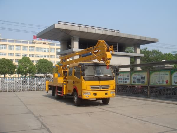 國五東風雙排座18米高空作業(yè)車